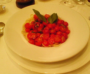 ダヴィンチ2008結婚記念日パスタトマト.jpg