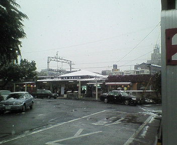 雪の武庫之荘駅.jpg
