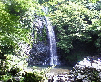 箕面の滝 全景.jpg