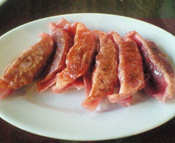 萬力屋ピリ辛紅餃子.jpg