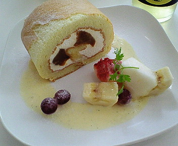 amorosoリンゴロールケーキ.jpg